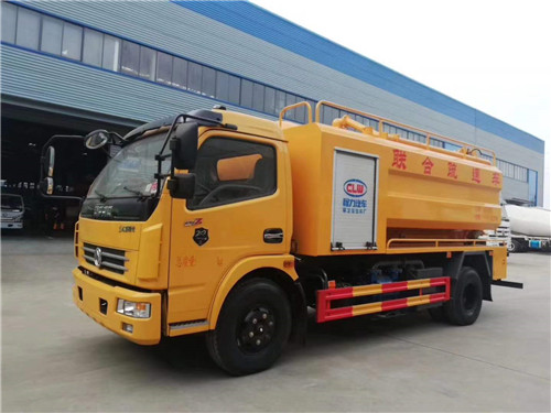 東風(fēng)多利卡D7清洗吸污車現(xiàn)車壹臺(tái)，污水罐7方，清水罐2.7方