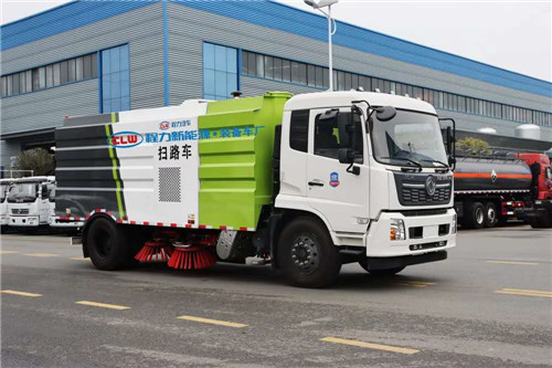 國(guó)六東風(fēng)天錦掃路車4方水箱/8方塵箱，京牌掃路，可加裝前沖后灑