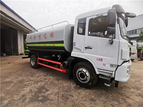 全新東風(fēng)福瑞卡F9云內(nèi)國(guó)六12噸灑水車黃金組合，燃清上市