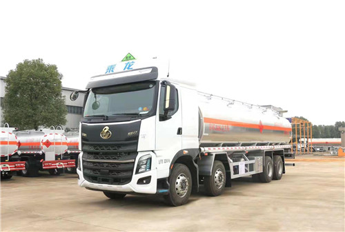顏值擔(dān)當(dāng)，實(shí)力悍將東風(fēng)柳汽8*4運(yùn)油車（國六）全國熱銷