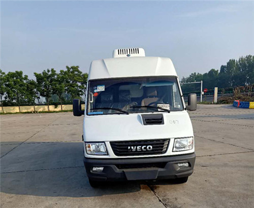 8.5立方的面包型冷藏車首當(dāng)選依維柯長(zhǎng)軸冷藏車