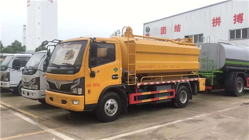 國六東風(fēng)6+2.5方清洗吸污車廠家直銷，價格優(yōu)惠