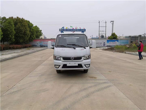 國六東風途逸2.5方灑水車，包上北京牌照