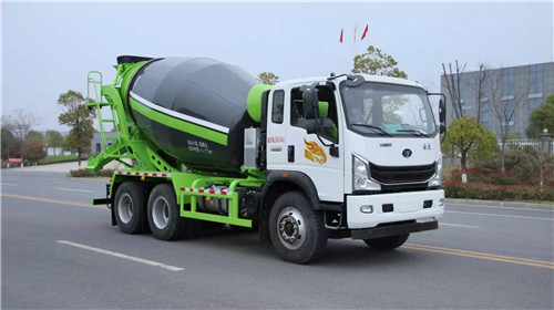 重汽豪曼8方攪拌車(chē)配置及報(bào)價(jià)表