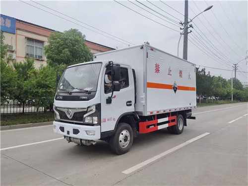 國六東風(fēng)小多利卡藍(lán)牌?；瘞竭\輸車