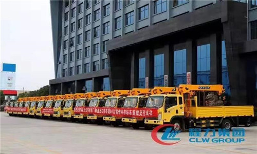 程力多用途隨車吊穩(wěn)居國內領先地位。