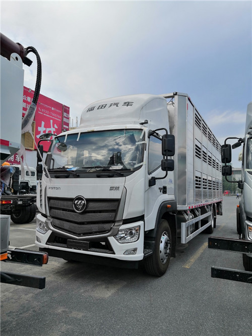 福田歐航7.8米國(guó)六畜禽運(yùn)輸車(chē)