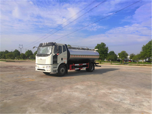 國(guó)六解放13噸鮮奶運(yùn)輸車(chē)