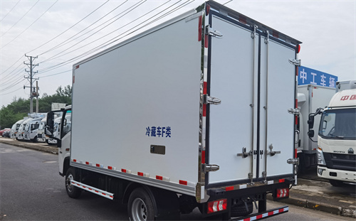 國(guó)六陜汽商用翼9 藍(lán)牌冷藏車(chē) 150馬力 
