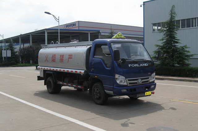 福田4噸加油車(chē)