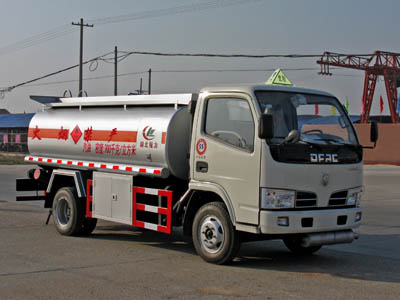 東風多利卡5噸加油車