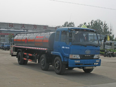 解放小三軸21立方化工液體運(yùn)輸車(chē)