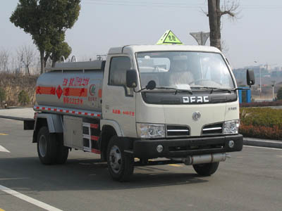 3-4立方東風(fēng)牌加油車(chē)