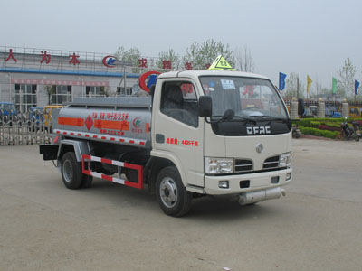 東風(fēng)多利卡加油車(chē)