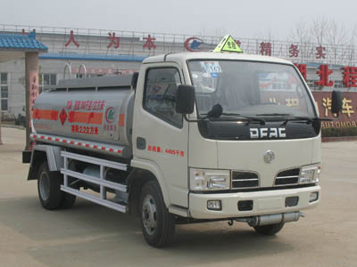 東風(fēng)3-4噸加油車(chē)