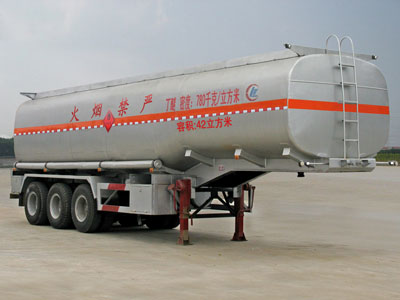 45立方易燃液體罐式運(yùn)輸半掛車(chē)