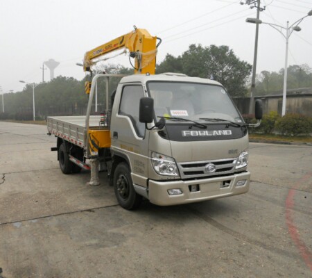 福田時(shí)代金剛隨車(chē)起重運(yùn)輸車(chē)