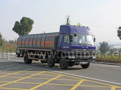 東風(fēng)小三軸化工液體運(yùn)輸車(chē)