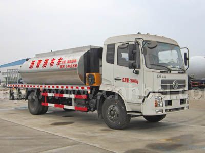 國(guó)四東風(fēng)天錦瀝清灑布車