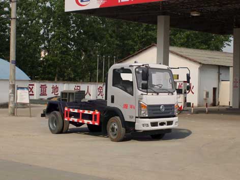 國(guó)五東風(fēng)4-5方車(chē)廂可卸式垃圾車(chē)