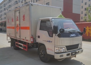國五江鈴廂長(zhǎng)4.2米爆破器材運(yùn)輸車 