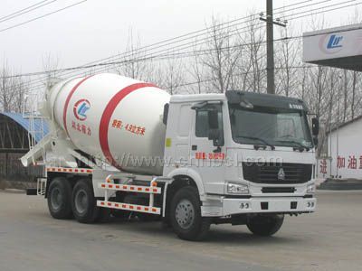 重汽后雙橋10-12立方混凝土攪拌運(yùn)輸車(chē)